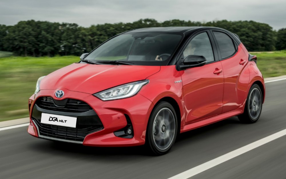 noleggio lungo termine Toyota YARIS